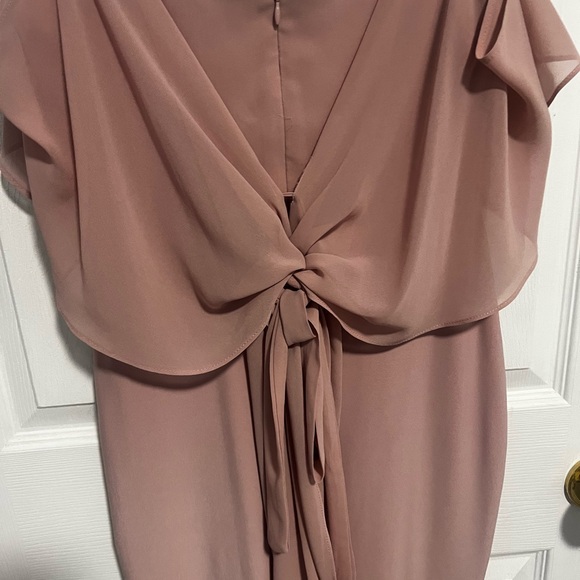 Le Chateau Pale Pink 1/2 On, 1/2 Off the shoulder Flowy dress - Picture 5 of 6